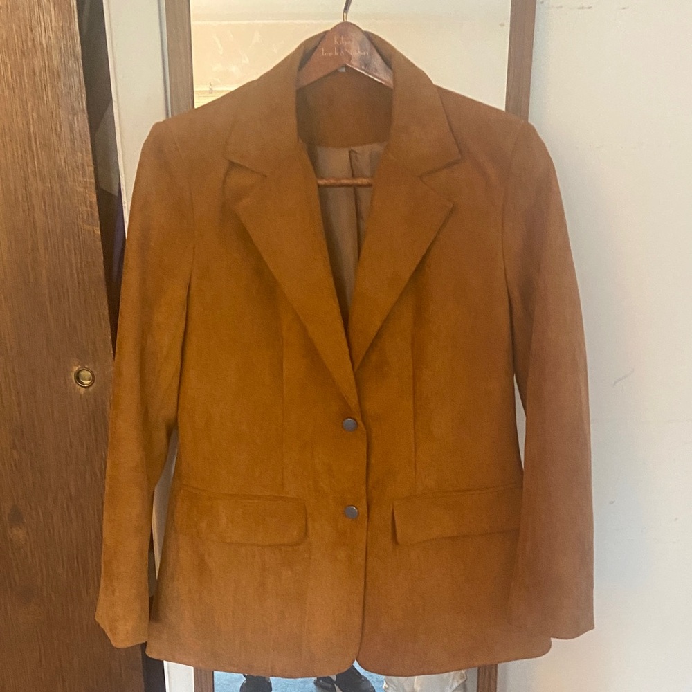Women's suede Tan Blazer. Size 4 brand new without tags